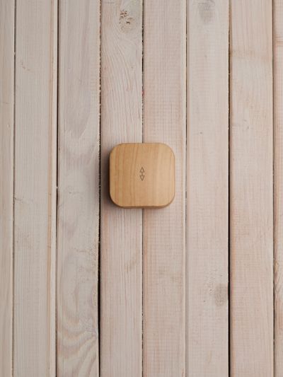 GLORY Выключатель 1-клавишный для открытой установки проходной 10А ВСп10-1-0-ХС сосна IEK