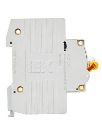 KARAT Автоматический выключатель ВА47-100 3P C 32А 10кА IEK