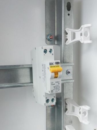 Выключатель автоматический дифференциального тока АВДТ32ML тип A С6 10мА KARAT IEK