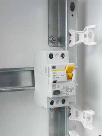 Выключатель дифференциальный (УЗО) ВД1-63 2Р 25А 30мА тип А IEK